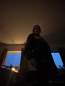 wolfwhite95 online show from 05/08/26, 10:24