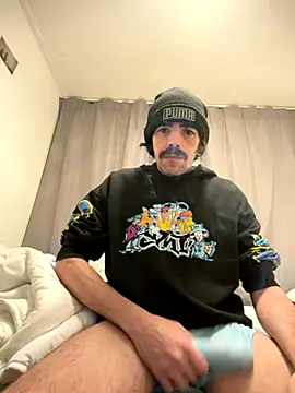 wolfwhite95 online show from 11/17/25, 07:51