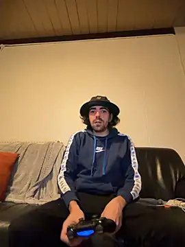 Snapshot of wolfwhite95 chatting on 11/02/25, 03:00 wolfwhite95 online show from 11/02/25, 03:00