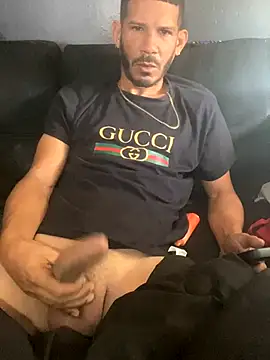 Chico Bellaco online show from 10/18/25, 02:41