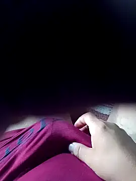 Snapshot of rayhot69 chatting on 04/14/26, 04:45 rayhot69 online show from 04/14/26, 04:45