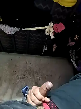 Snapshot of rayhot69 chatting on 02/20/25, 04:03 rayhot69 online show from 02/20/25, 04:03