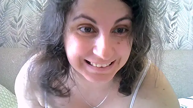 ShelaDiass online show from 04/04/26, 04:08