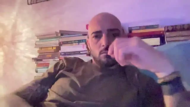 alessandromori91 online show from 04/10/26, 09:44