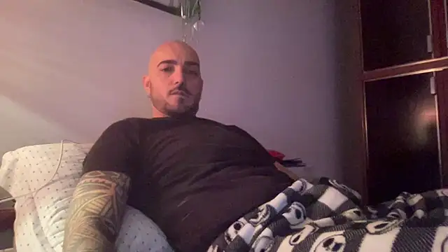 Snapshot of alessandromori91 chatting on 12/17/25, 08:36 alessandromori91 online show from 12/17/25, 08:36