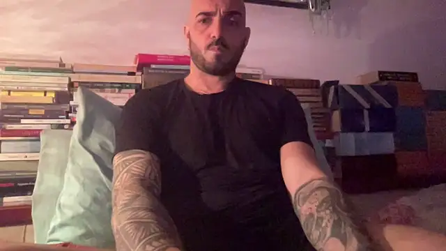 alessandromori91 online show from 04/18/26, 10:43