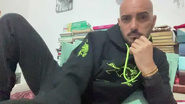 Snapshot of alessandromori91 chatting on 05/10/26, 06:54 alessandromori91 online show from 05/10/26, 06:54