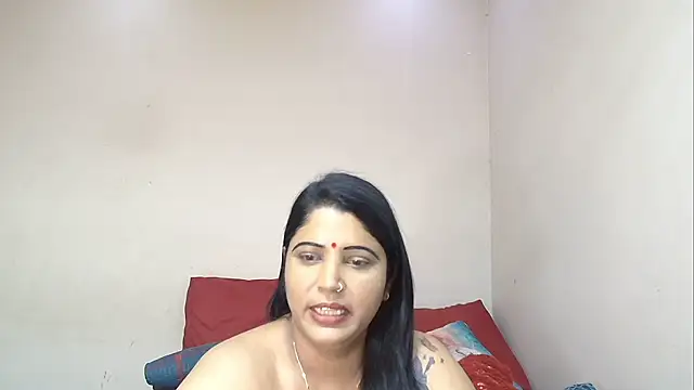 Snapshot of XIndianintimacy chatting on 02/01/25, 11:06 XIndianintimacy online show from 02/01/25, 11:06