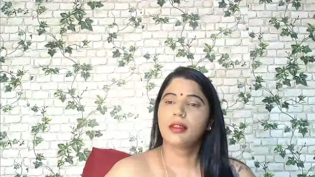 Snapshot of XIndianintimacy chatting on 02/13/25, 06:26 XIndianintimacy online show from 02/13/25, 06:26