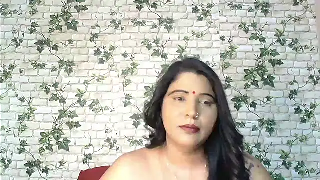 Snapshot of XIndianintimacy chatting on 02/15/25, 11:03 XIndianintimacy online show from 02/15/25, 11:03