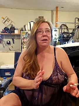 MsShelby40 online show from 11/16/25, 10:13