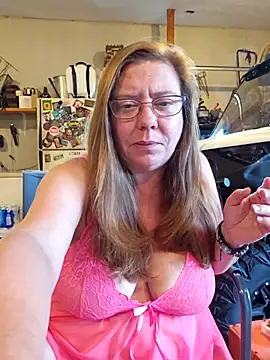 Snapshot of MsShelby40 chatting on 09/12/25, 10:53 MsShelby40 online show from 09/12/25, 10:53