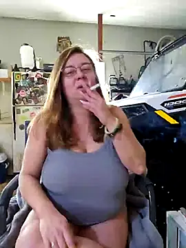 Snapshot of MsShelby40 chatting on 12/28/24, 05:14 MsShelby40 online show from 12/28/24, 05:14