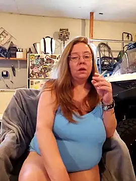 MsShelby40 online show from 12/17/25, 05:51