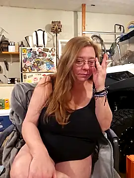 MsShelby40 online show from 12/19/25, 11:29