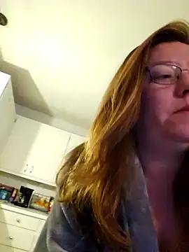 Snapshot of MsShelby40 chatting on 12/17/24, 10:32 MsShelby40 online show from 12/17/24, 10:32