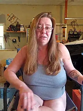 Snapshot of MsShelby40 chatting on 06/12/26, 06:49 MsShelby40 online show from 06/12/26, 06:49