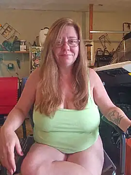 Snapshot of MsShelby40 chatting on 06/28/26, 08:26 MsShelby40 online show from 06/28/26, 08:26