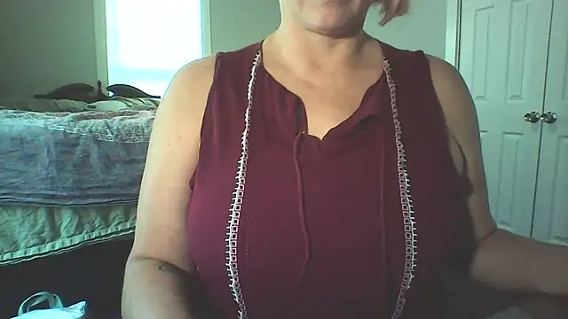 Snapshot of Big-Tits-McGee chatting on 09/24/25, 06:03 Big-Tits-McGee online show from 09/24/25, 06:03