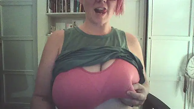 Snapshot of Big-Tits-McGee chatting on 09/08/25, 09:03 Big-Tits-McGee online show from 09/08/25, 09:03