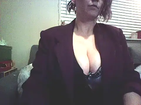 Snapshot of Big-Tits-McGee chatting on 02/16/25, 04:31 Big-Tits-McGee online show from 02/16/25, 04:31