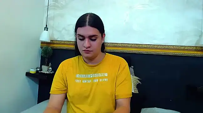 Snapshot of JulietaColleman chatting on 03/07/25, 02:56 JulietaColleman online show from 03/07/25, 02:56