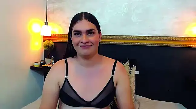 Snapshot of JulietaColleman chatting on 03/06/25, 03:02 JulietaColleman online show from 03/06/25, 03:02