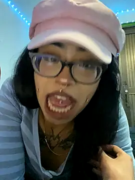 Violetta Suky online show from 10/29/25, 12:53