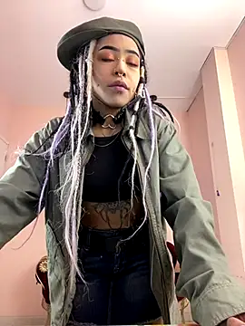 Violetta Suky online show from 10/17/25, 12:51