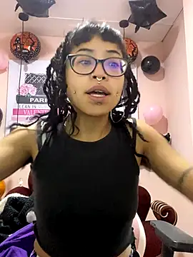 Violetta Suky online show from 10/25/25, 01:12