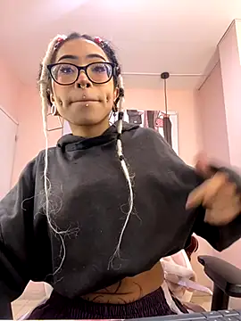 Violetta Suky online show from 10/13/25, 12:51