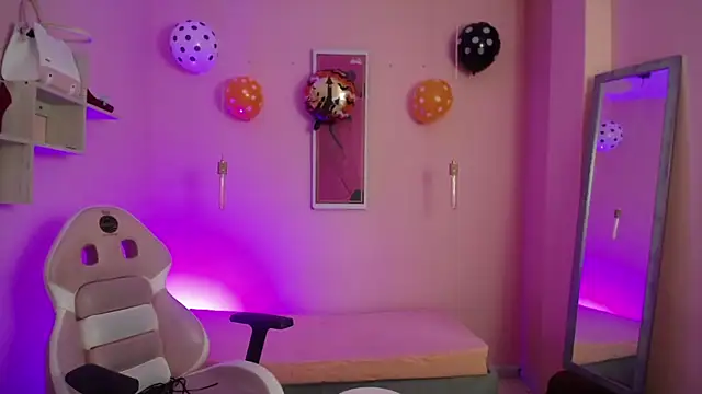 Violetta Suky online show from 10/31/25, 03:58