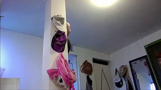 Violetta Suky online show from 12/03/25, 12:04