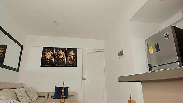 Snapshot of smit_hot_sr chatting on 03/13/25, 06:26 smit hot sr online show from 03/13/25, 06:26