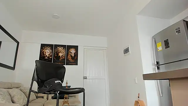 Snapshot of smit_hot_sr chatting on 03/07/25, 02:34 smit hot sr online show from 03/07/25, 02:34