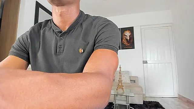 Snapshot of smit_hot_sr chatting on 02/24/25, 08:25 smit hot sr online show from 02/24/25, 08:25