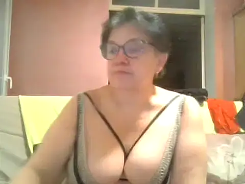 Vandeae44 online show from 02/17/25, 08:49