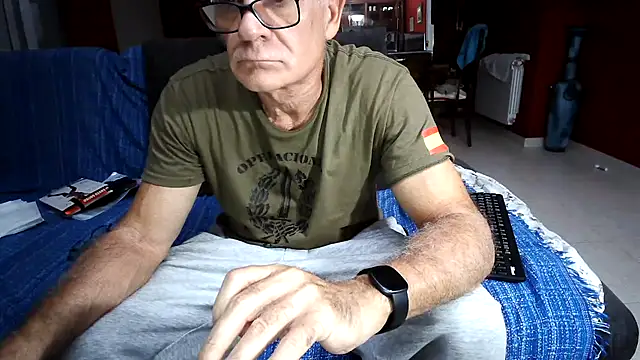 Snapshot of maduroguapo chatting on 10/01/25, 10:02 maduroguapo online show from 10/01/25, 10:02