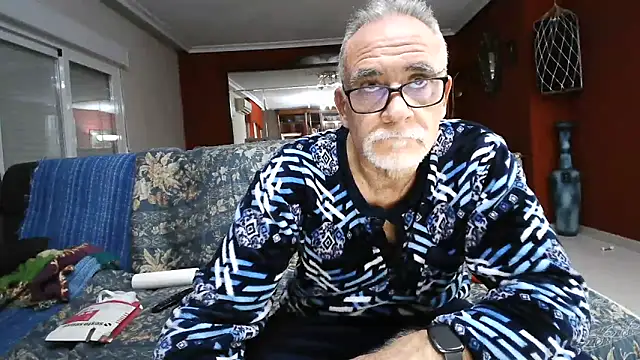 Snapshot of maduroguapo chatting on 02/18/25, 10:14 maduroguapo online show from 02/18/25, 10:14