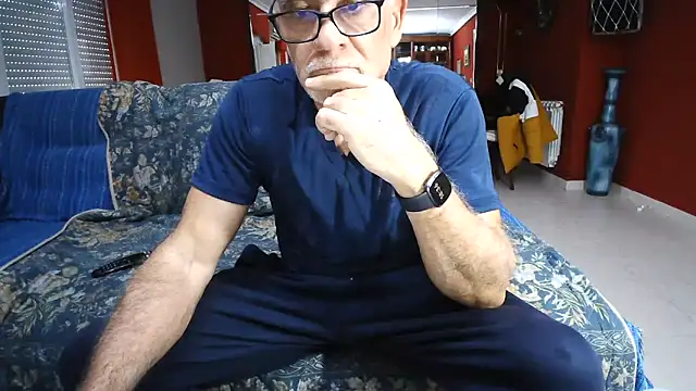 Snapshot of maduroguapo chatting on 03/12/25, 05:38 maduroguapo online show from 03/12/25, 05:38