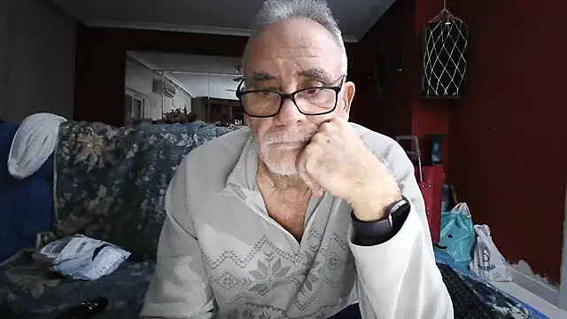 Snapshot of maduroguapo chatting on 02/08/25, 10:51 maduroguapo online show from 02/08/25, 10:51