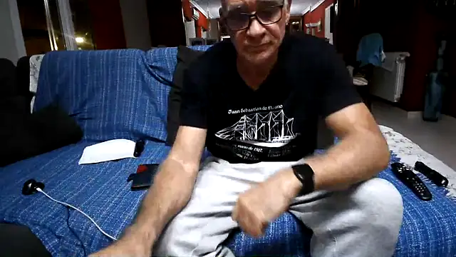 Snapshot of maduroguapo chatting on 09/27/25, 09:21 maduroguapo online show from 09/27/25, 09:21