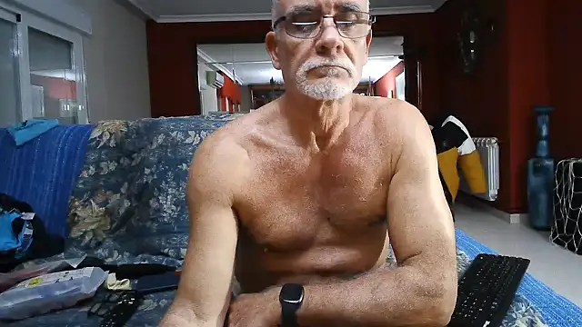 Snapshot of maduroguapo chatting on 02/13/25, 10:22 maduroguapo online show from 02/13/25, 10:22