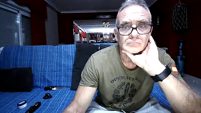 Snapshot of maduroguapo chatting on 09/23/25, 08:27 maduroguapo online show from 09/23/25, 08:27