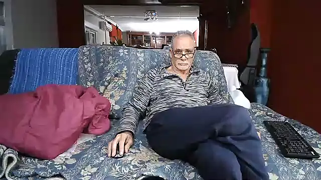 Snapshot of maduroguapo chatting on 02/11/25, 10:50 maduroguapo online show from 02/11/25, 10:50