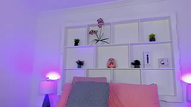 Jenifer Diaz online show from 04/15/26, 02:21