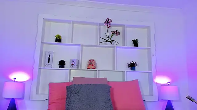 Jenifer Diaz online show from 11/06/25, 02:54