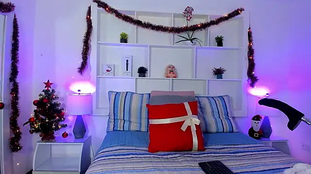 Jenifer Diaz online show from 12/19/25, 01:46