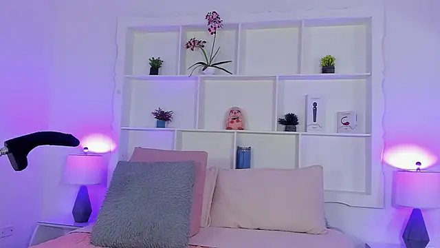 Jenifer Diaz online show from 04/17/26, 12:41