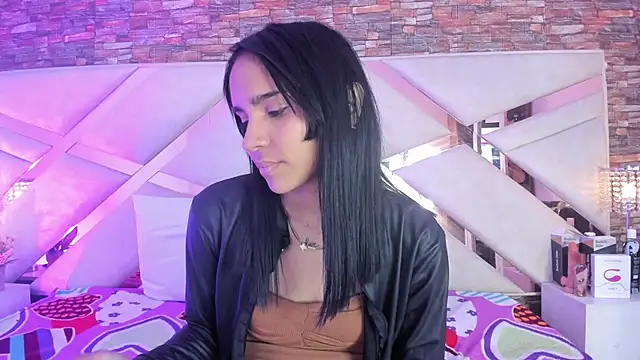 sophie pariss online show from 11/07/25, 09:52